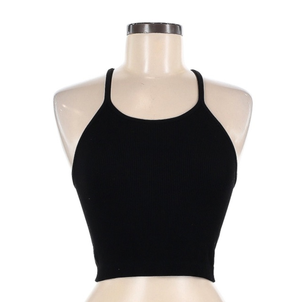 black cropped top tee